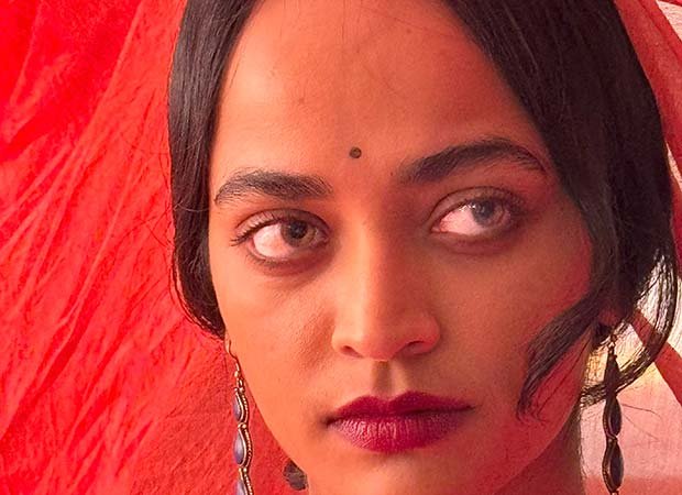 મીરા નાયરે અમ્રીના પ્રથમ દેખાવનું અનાવરણ કર્યું: પ્રિયંકા ચોપરા, જયદીપ અહલાવત અને જીમ સરભ પ્રોજેક્ટમાં જોડાયા, અંદર ડીટ્સ! : બોલિવૂડ સમાચાર