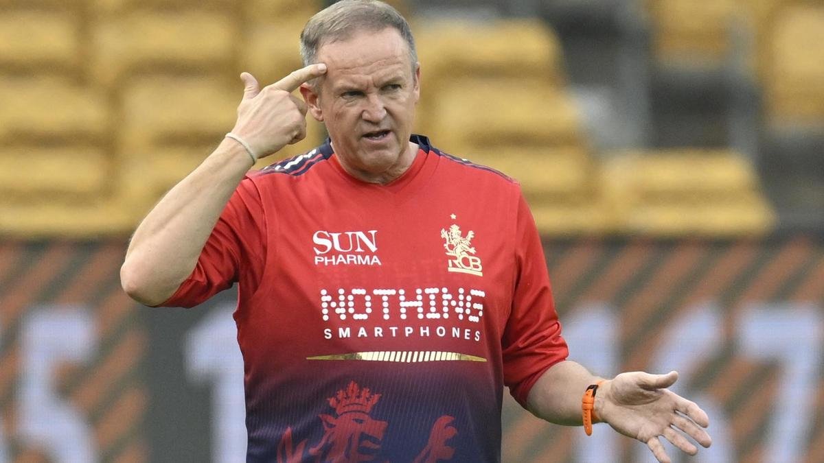 IPL 2026: Andy Flower fined for breach of Code of Conduct during MI vs RCB