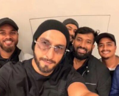 Ranveer Singh’s Selfies With Fans From The Sets Of Shah Rukh Khan’s King Go Viral
