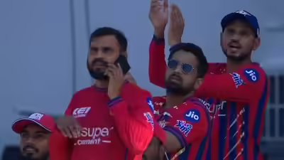 હકીકત તપાસ: શું LSG અધિકારીએ CSK વિરુદ્ધ IPL મેચ દરમિયાન ડગઆઉટમાં મોબાઇલ ફોનનો ઉપયોગ કર્યો હતો? | ક્રિકેટ સમાચાર