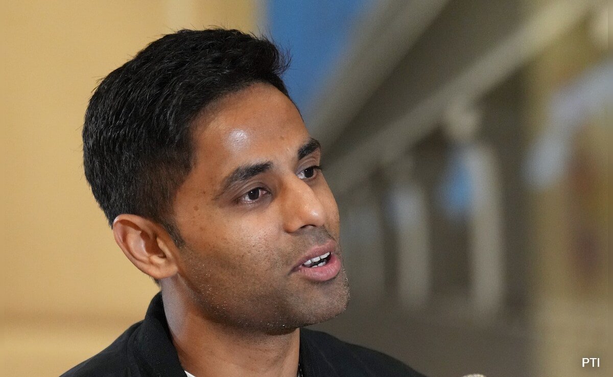 Suryakumar Yadav Distributes Sweets To Media Persons To Celebrate Birth Of His Daughter. Watch