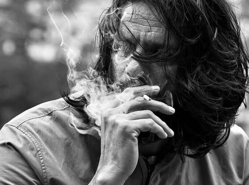 જયદીપ અહલાવત લવસ્ટોરીઃ હીરોએ કોલેજના સિનિયર સાથે લગ્ન કર્યા, હિટ ફિલ્મો આપીને થયો બેરોજગાર, પત્નીએ ઘર ચલાવવાનું કામ કર્યું